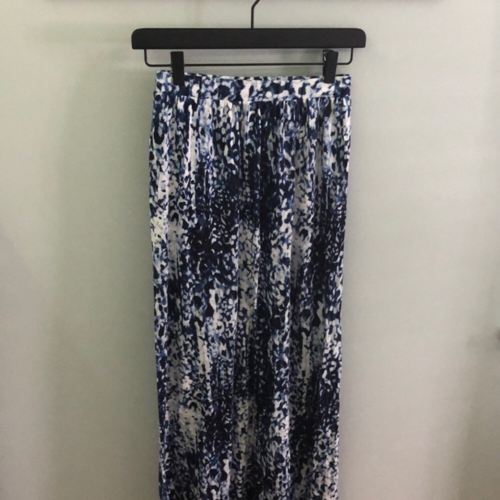 H&M Maxi Skirt in Blue Print Size XS